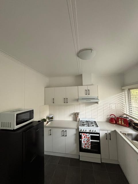 Freshly Renovated Cozy Unit Apartment in Traralgon