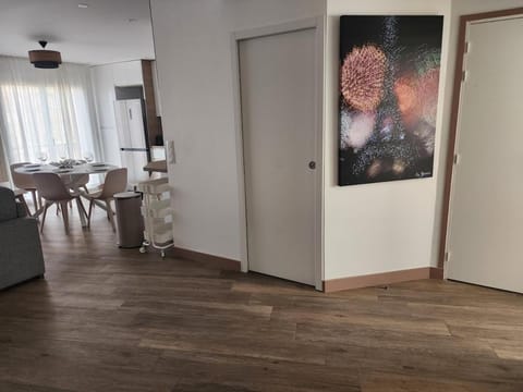 Luxury apartment - 68m2 - 6 guests near Paris Apartment in Montrouge