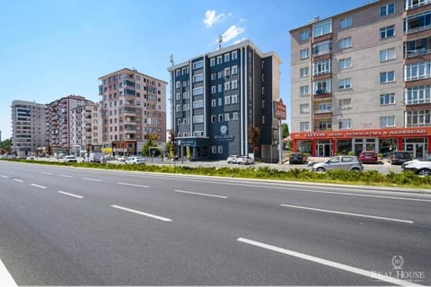 Property building, Day, Street view, Location