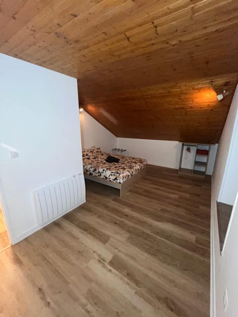 Spacious Rooftop T3 Wohnung in Oyonnax