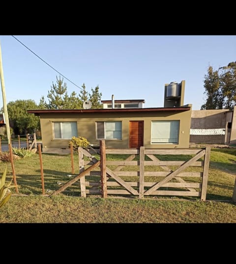 Casa zona parque playa Necochea House in Necochea