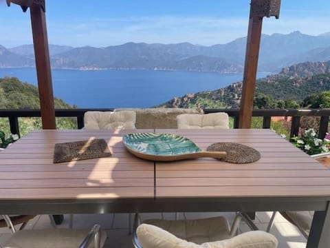 View (from property/room), Balcony/Terrace, Dining area, Mountain view