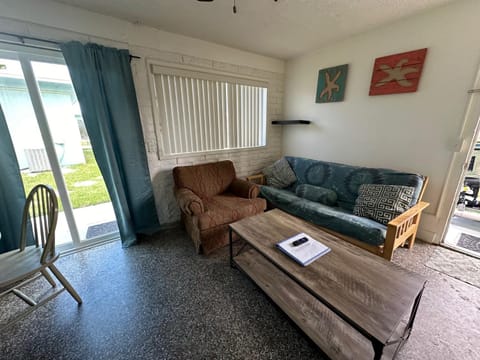 Unit 109 -1br Apt Oceanfront Complex With Pool Apartment in Cocoa Beach