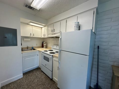 Unit 109 -1br Apt Oceanfront Complex With Pool Apartment in Cocoa Beach