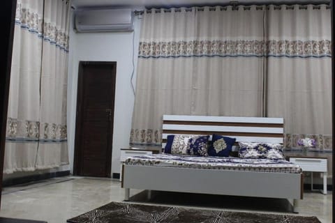 Family Double Deluxe With WiFi and AC near Airport Apartment in Islamabad