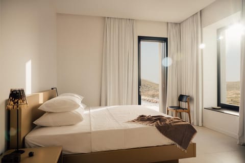 Bed, Photo of the whole room, Bedroom, Mountain view, Sea view, VIP