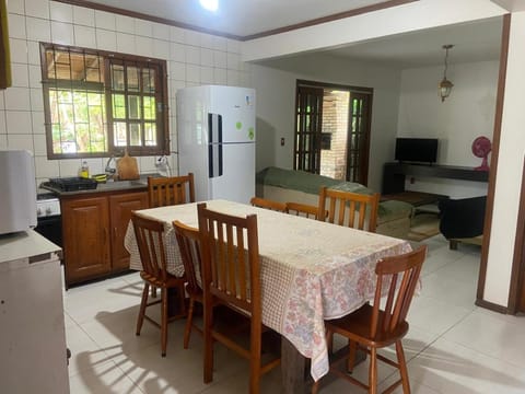 TV and multimedia, Kitchen or kitchenette, Living room, Seating area, Dining area, oven, pet friendly, stove