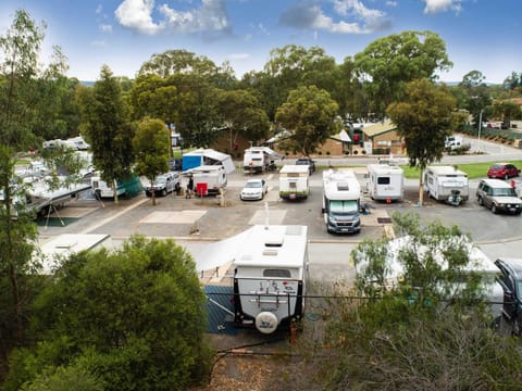 Windsor Gardens Caravan Park Campground/ 
RV Resort in Adelaide