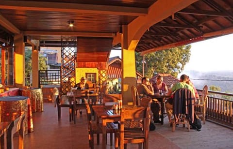 Restaurant/places to eat, Restaurant/places to eat, Natural landscape