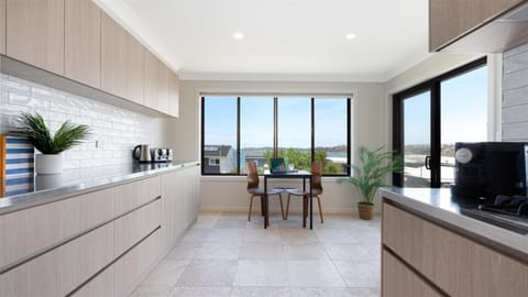 Surfside Casa in Kiama Downs