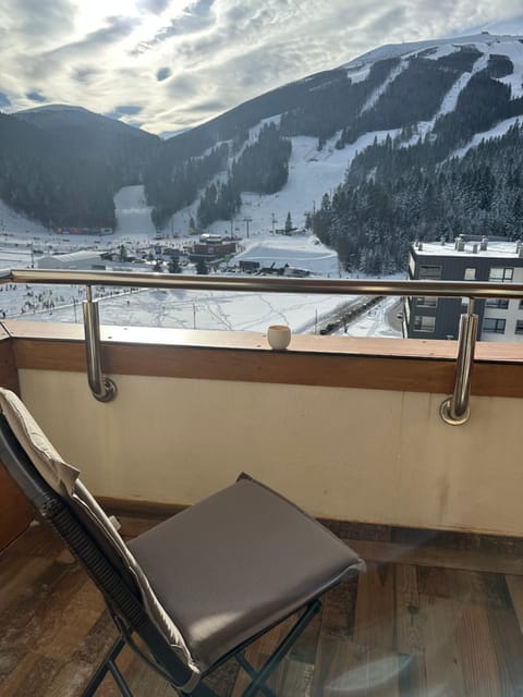 Balcony/Terrace, Mountain view