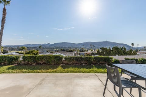 Patio, Mountain view