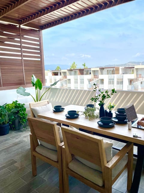 Day, View (from property/room), Balcony/Terrace, Dining area