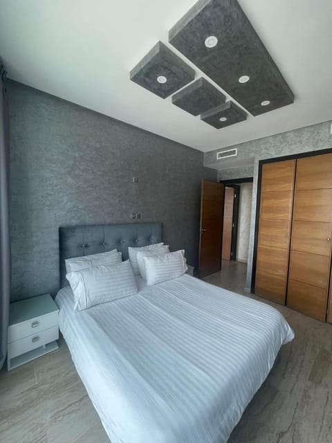 Bed, Photo of the whole room, Bedroom, wardrobe, air conditioner