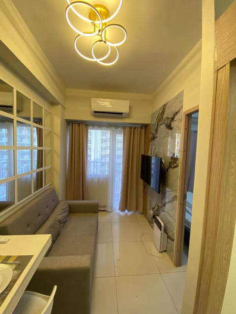 Aesthetic Vibes Condo 2br Near Airport Apartment hotel in Las Pinas