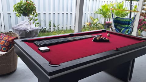 Billiard, Game Room