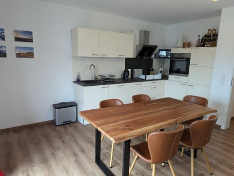 Dining area, kitchen