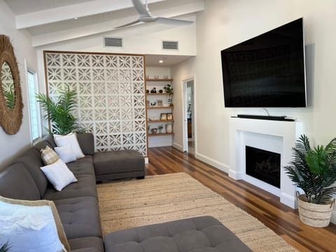 Luxury Beach House House in Maroochydore