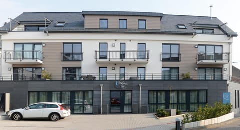 Property building, Day