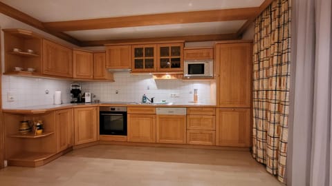 Kitchen or kitchenette, dishwasher, stove, kitchen