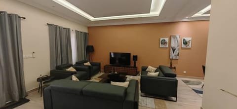 Communal lounge/ TV room, TV and multimedia, Living room