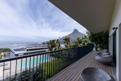 Luxury 6 Bed Camps Bay Villa - Pool - Ocean Views Villa in Camps Bay