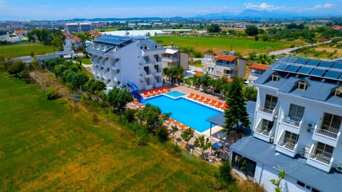 Property building, Spring, Day, Bird's eye view, Pool view, Swimming pool, sunbed