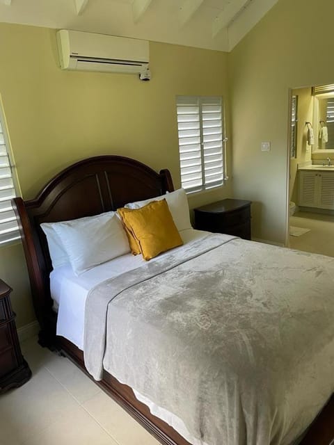 Family Friendly Villa - FullyAC - 15mins Ocho Rios House in St. Ann Parish