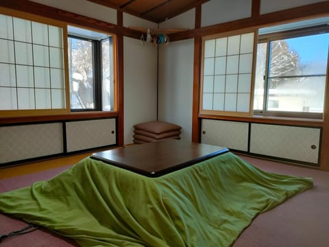 たかね荘 Bed and Breakfast in Hakuba