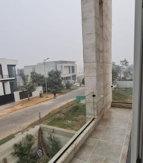 1 kanal house, upper portion, 3 bedroom, next to Defence Raya Villa in Lahore