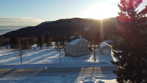 Le Rassembleur, SPA & SALLE DE JEU Chalet in Baie-Saint-Paul