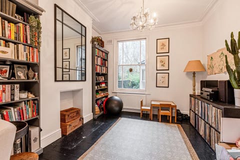 Library, Living room