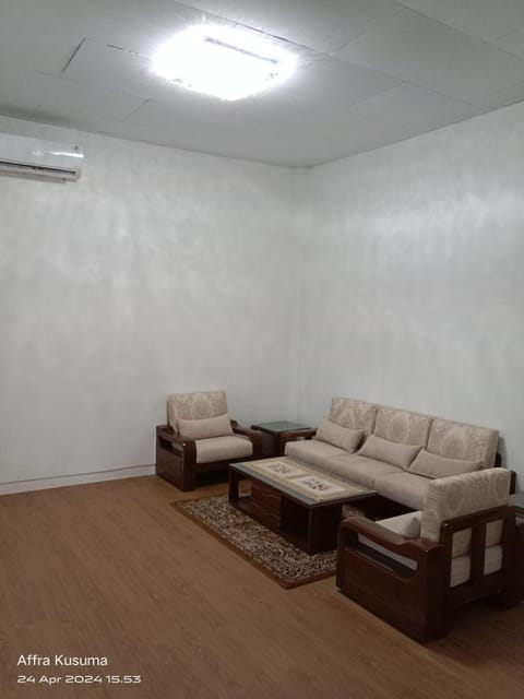 Living room, Seating area, air conditioner