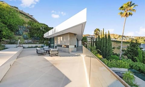 #Marbella Lane - Luxe Home with Breathtaking Views House in Hollywood