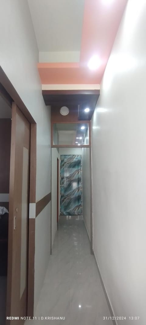 Utopia studio space for men Capsule hotel in Kolkata