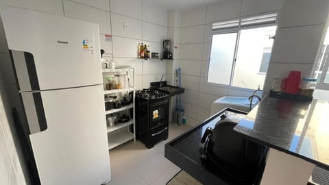 Coffee/tea facilities, Kitchen or kitchenette, oven, pet friendly, stove