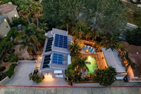 Family Pool Oasis in Pacific Beach House in Pacific Beach