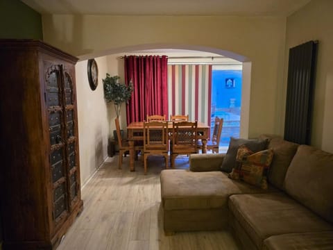 Living room, Seating area, Dining area