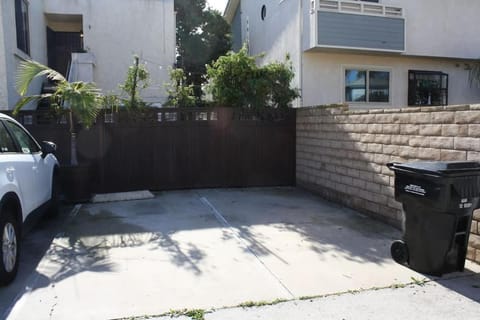 2 bed 2 bath Pacific Beach apt 5 blocks from Ocean Apartment in Mission Bay