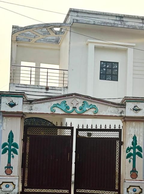 Jamuna Kunj Villa in Varanasi