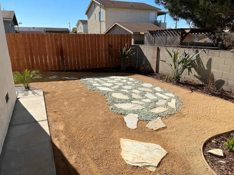 3 bed 2 bath Big back yard Centrally located in SD Maison in Linda Vista