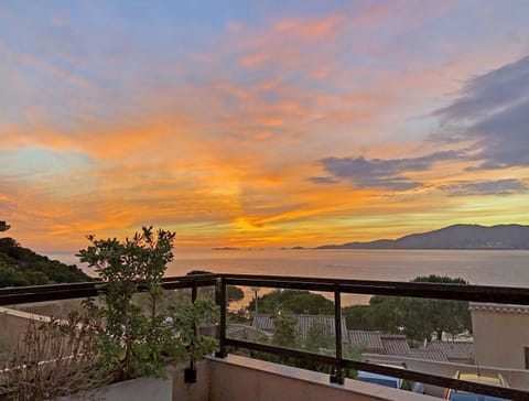 Natural landscape, View (from property/room), Balcony/Terrace, Sea view, Sunset