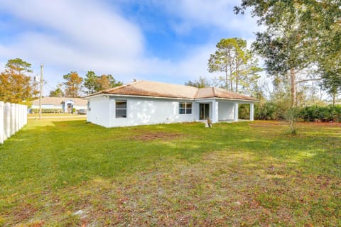 Pet-Friendly Palm Coast Home 8 Mi to Beach! House in Palm Coast