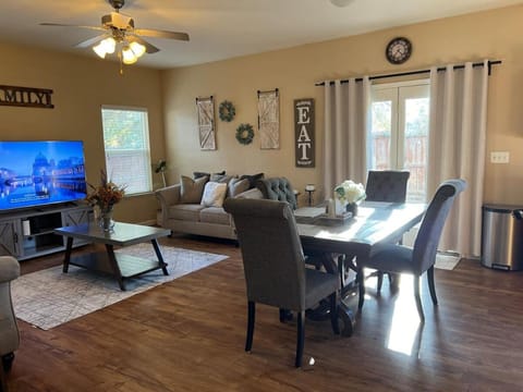 Cozy House in Fallon- 3BedRoom, 2BathRooms Casa in Fallon