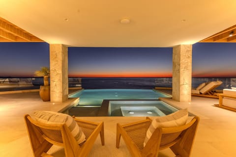 NEW Stunning Villa, full staff, gym and has its own Private Swimmable Beach Villa in Baja California Sur