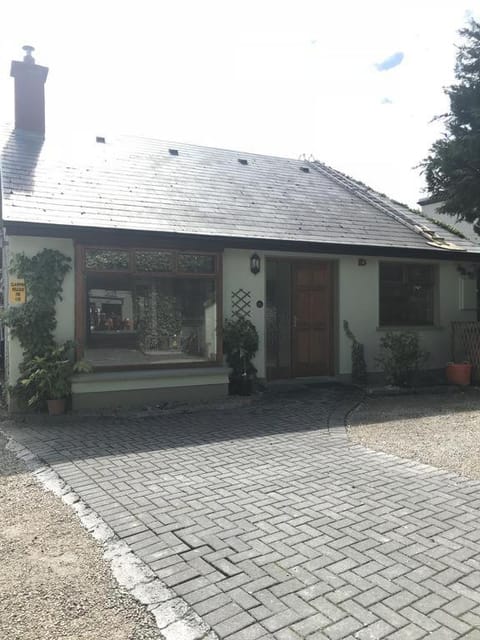 Crescent Close Apartment in Galway