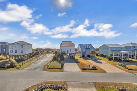 Pelican Pants House in Oak Island