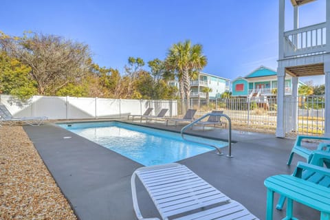 Pelican Pants House in Oak Island