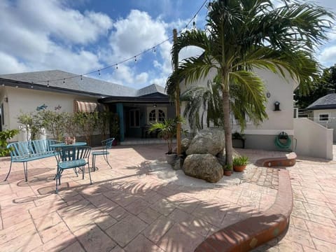 Precious Stone House in Oranjestad