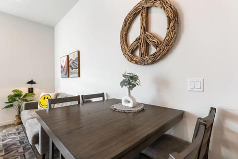 The Dodger Hideaway, Serene Studio Suite Apartment in Echo Park